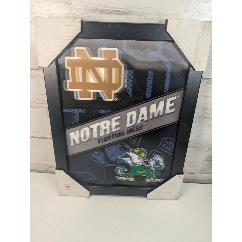 Notre Dame Fighting Irish NCAA Wall Decor Plaque Sign w/ Notre Dame Hat‎ Bundle